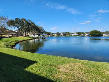 Main picture of 220 Lake Parsons Grn