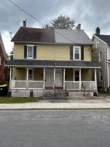 Main picture of 125 N 1st St