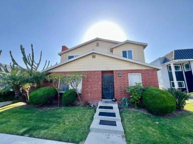 Main picture of 925 Loma Ave