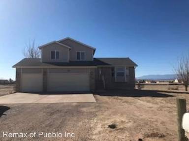 Main picture of 924 W Stallion Dr