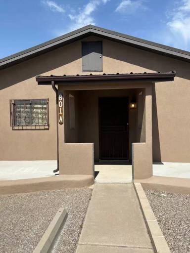 Main picture of 801 Ortiz Dr SE