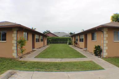Main picture of 5018 SW 16th Pl