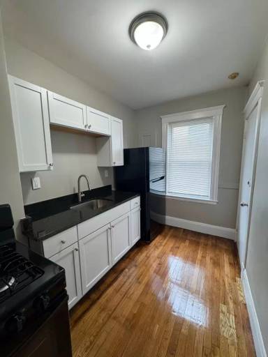 Main picture of 139 Lawton Ave