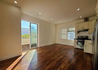 Main picture of 842 Central Ave