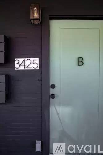 Main picture of 1237 W Hilton St