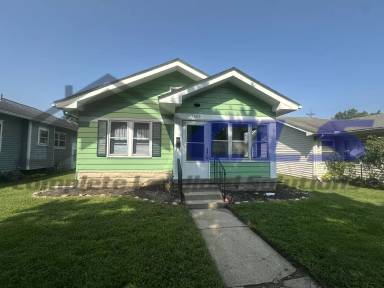 Main picture of 2409 S 9th St