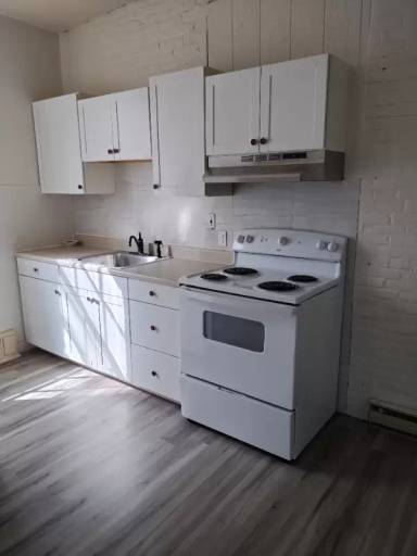 Main picture of 142 E Main St