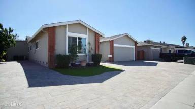 Main picture of 740 Azule Ave