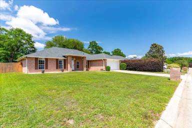 Main picture of 5848 Chi Chi Cir