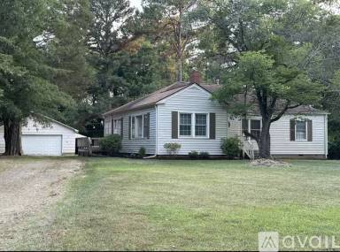 Main picture of 2412 Circle Dr