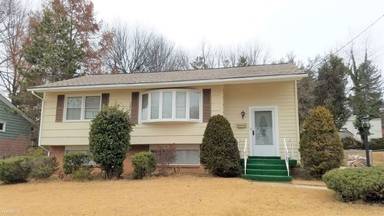 Main picture of 2621 Cory Ter