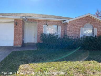Main picture of 900 Beaufort Ct