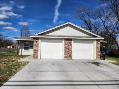 Main picture of 223 W Avenue B