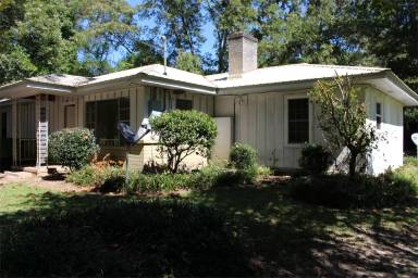 Main picture of 918 Riley St
