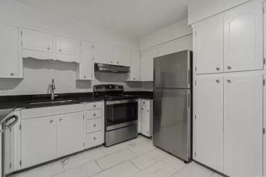 Main picture of 6614 W 93rd Ter