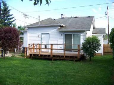 Main picture of 136 SE Maple St