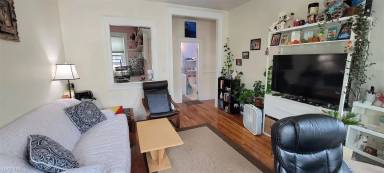 Main picture of 1568 Commonwealth Ave