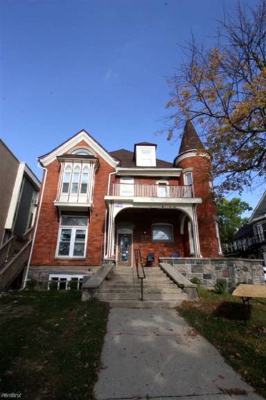 Main picture of 915 Oakland Ave