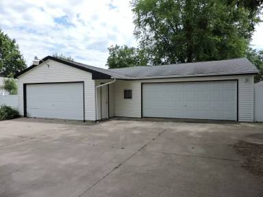 Main picture of 955 3rd St