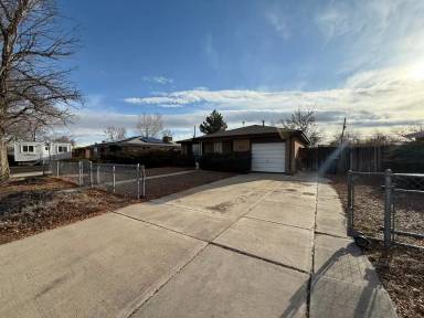 Main picture of 3182 Uvalda St