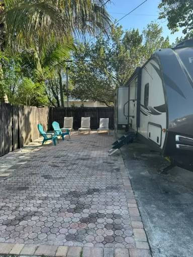 Main picture of 119 N 57th Ave