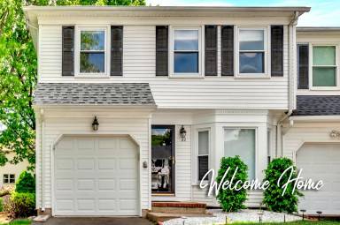 Main picture of 22 Hickory Ct