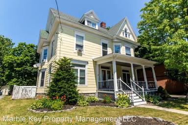 Main picture of 210 Mullin St