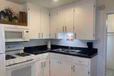 Main picture of 2115 W Wilshire Dr
