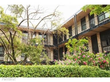 Main picture of 5225 N Ashland Ave