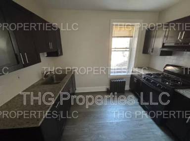 Main picture of 490 Tremont Ave
