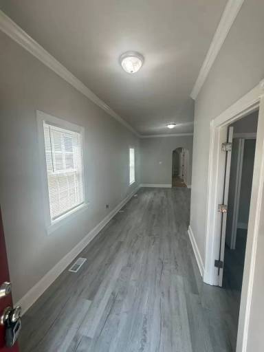 Main picture of 211 E 13th St