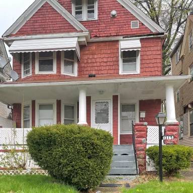 Main picture of 1315 E 114th St