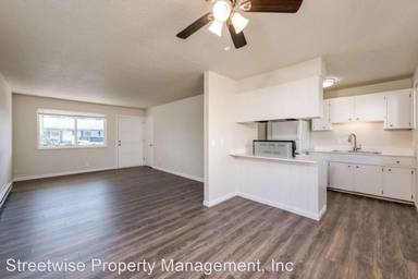 Main picture of 2705 SE Courtney Ave