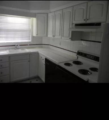 Main picture of 2040 Kings Gate Cir