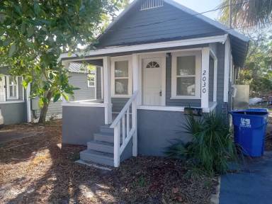 Main picture of 2030 12th Ave S