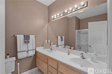 Main picture of 401 N Cotswolds Ln