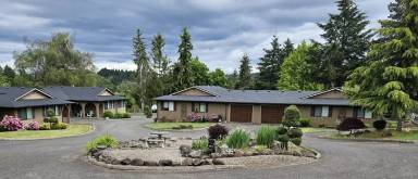 Main picture of 2323 SW Elmwood Dr