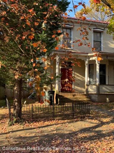 Main picture of 405 Harrison St