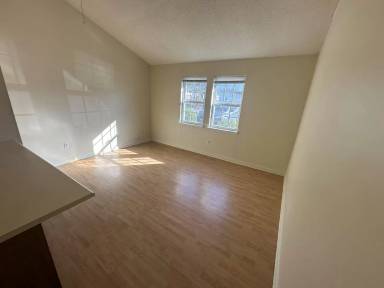Main picture of Pleasant St Pleasant Place