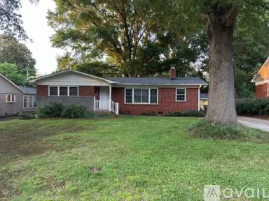 Main picture of 1945 Sandhurst Dr