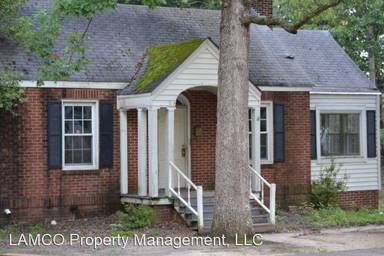 Main picture of 200 Hillcrest Dr