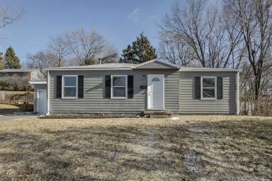 Main picture of 805 N 78th St