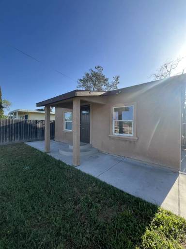 Main picture of 2292 Beachwood Dr
