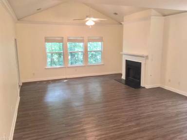 Main picture of 107 Pickering Ln