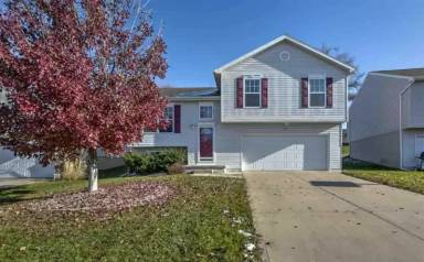 Main picture of 8461 N 153rd St