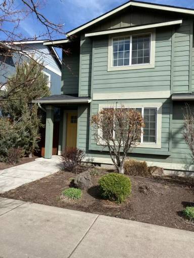 Main picture of 812 NE Ross Rd