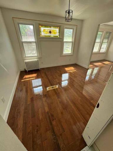 Main picture of 810 Canton St