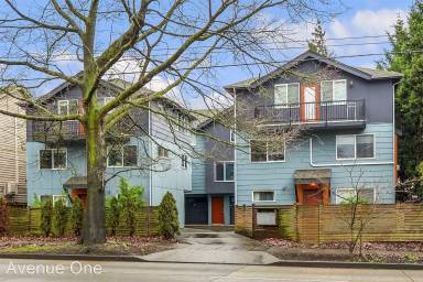 Main picture of 707 NW Market St