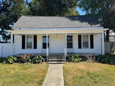 Main picture of 517 Jones St S
