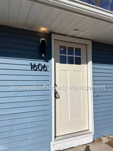 Main picture of 1606 3rd Ave